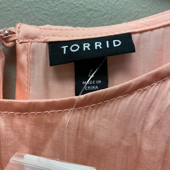 NWT Torrid Satin Shell Top~Pink~Size 4 - Picture 6 of 11
